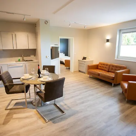 Hotel Circle - Closest To Air Base Ramstein-Miesenbach