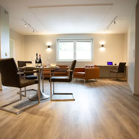 Circle - Closest To Air Base 4*