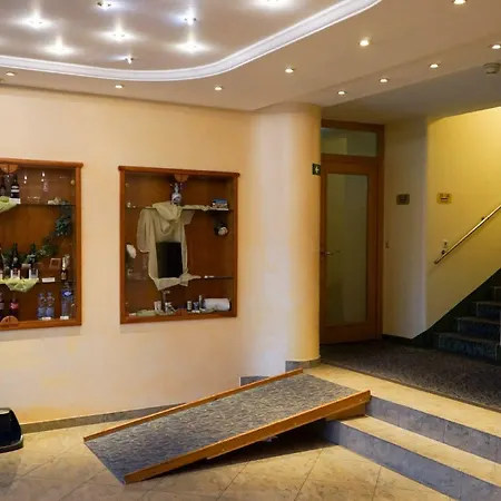 Hotel Circle - Closest To Air Base 4*
