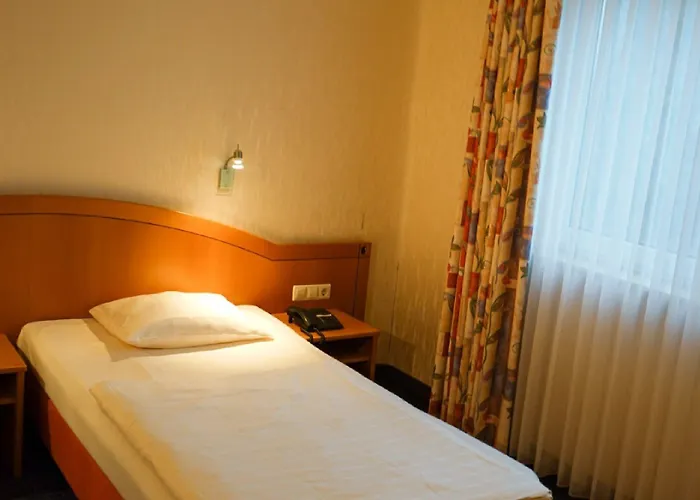 Circle - Closest To Air Base Hotel