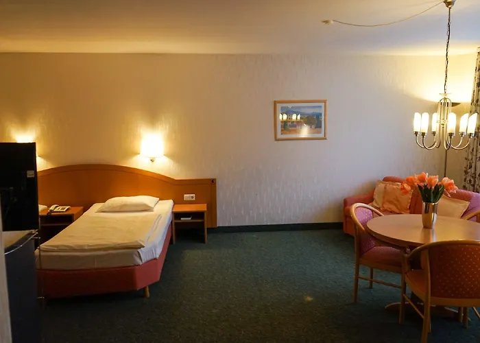 Отель Circle - Closest To Air Base