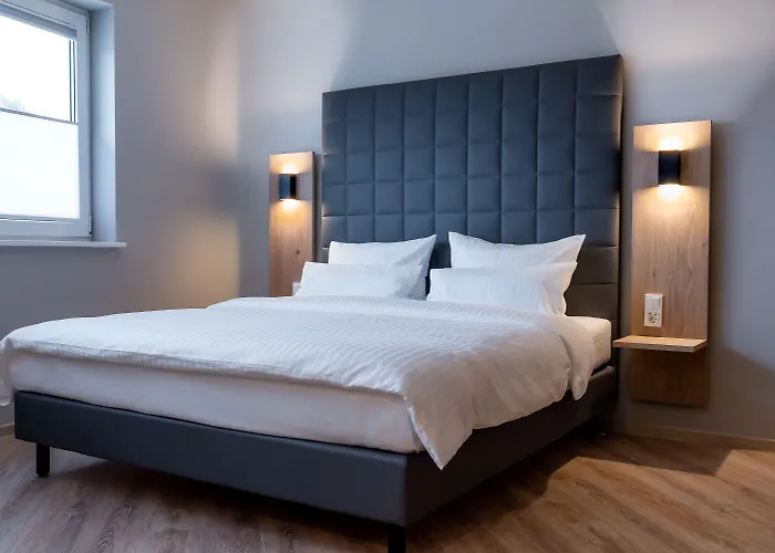 Отель Circle - Closest To Air Base 4*