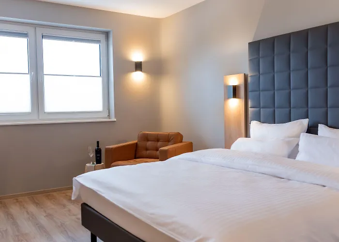 Отель Circle - Closest To Air Base Рамштайн-Мизенбах