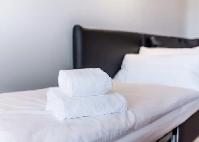 Отель Circle - Closest To Air Base