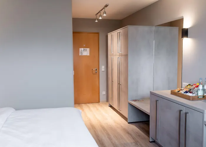 Circle - Closest To Air Base