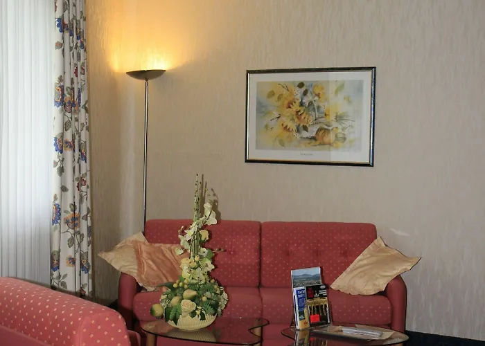 Circle - Closest To Air Base Отель