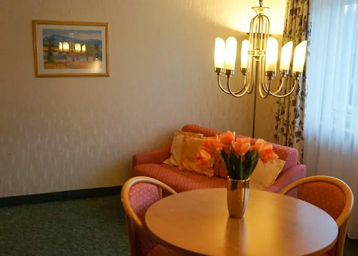 Отель Circle - Closest To Air Base Рамштайн-Мизенбах