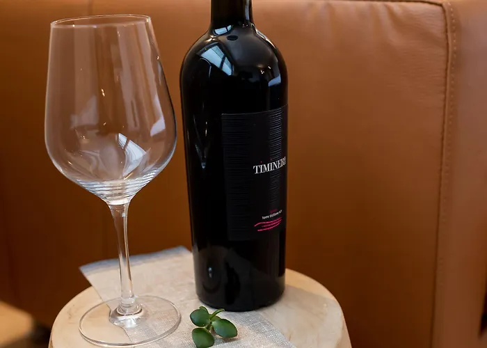 Circle - Closest To Air Base 4*