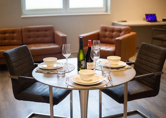 Отель Circle - Closest To Air Base