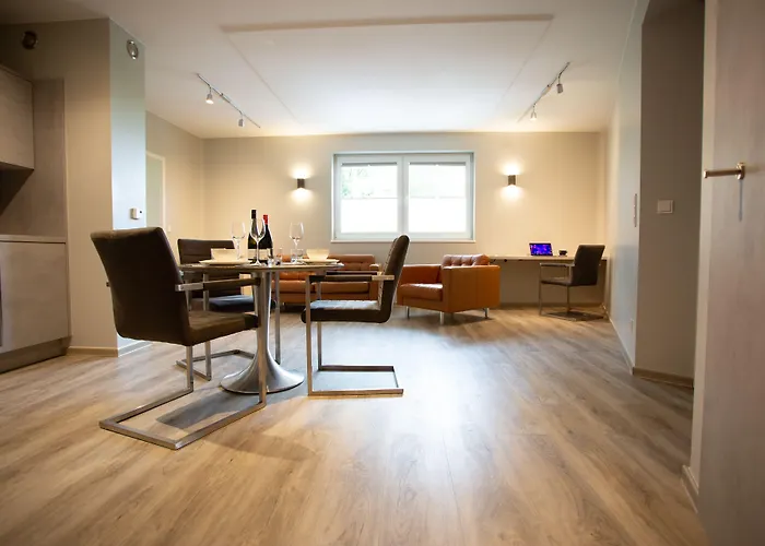 Circle - Closest To Air Base 4*