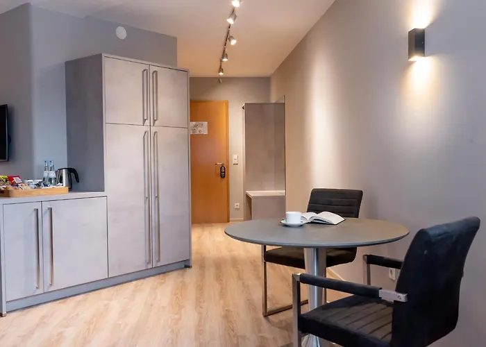 Circle - Closest To Air Base Отель 4*