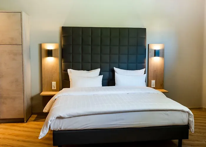 Hotel Circle - Closest To Air Base Ramstein-Miesenbach