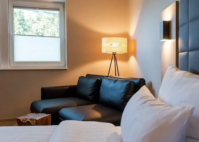 Circle - Closest To Air Base Отель 4*