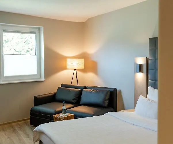 Отель Circle - Closest To Air Base