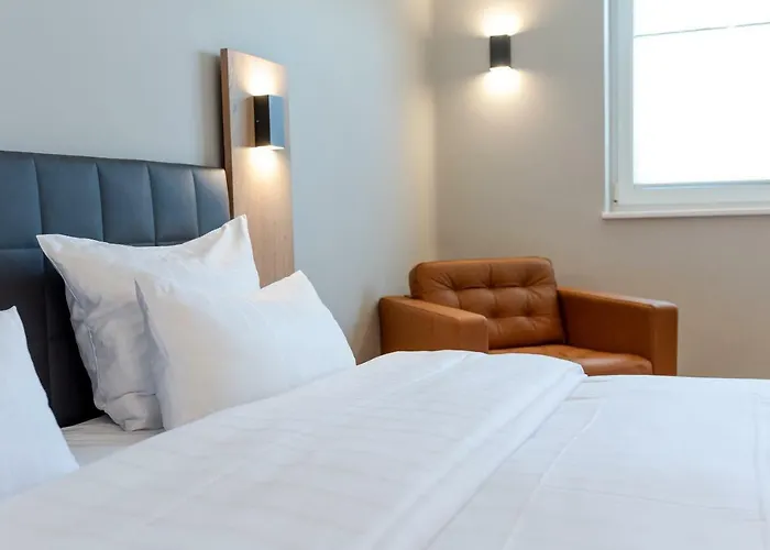 Circle - Closest To Air Base Рамштайн-Мизенбах