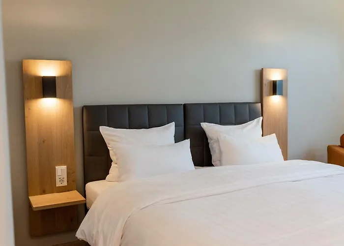 Circle - Closest To Air Base