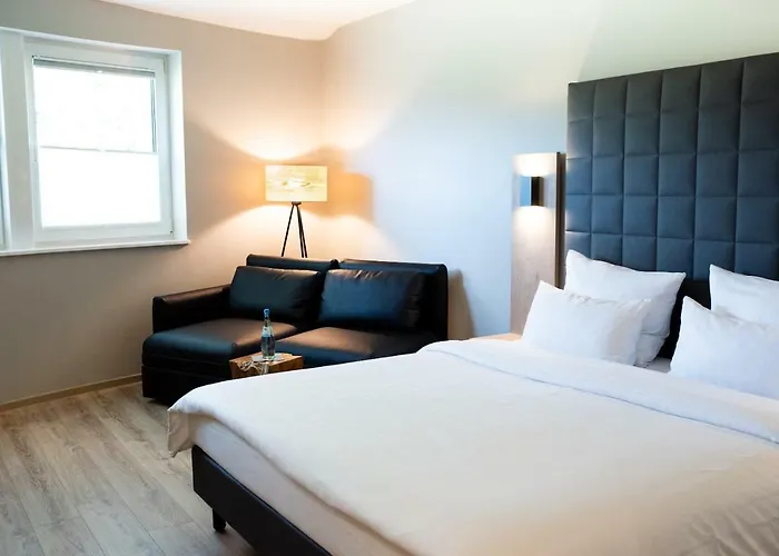 Hotel Circle - Closest To Air Base 4*