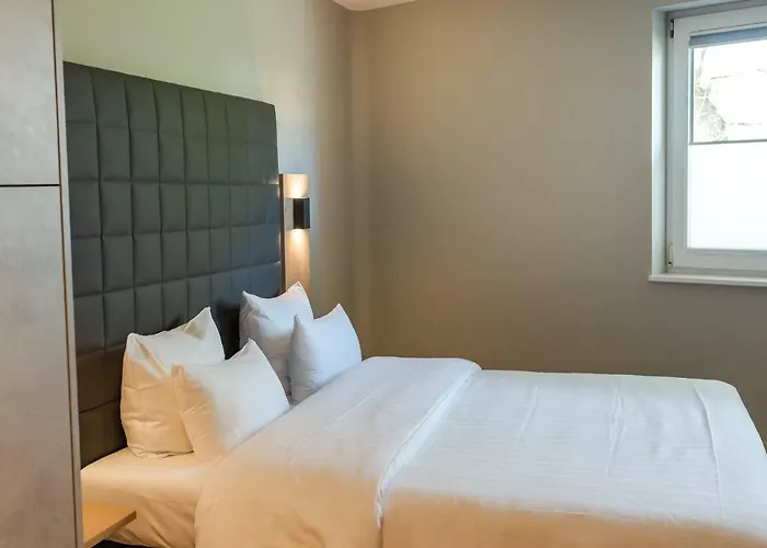 Circle - Closest To Air Base