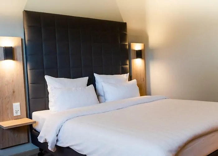 Hotel Circle - Closest To Air Base