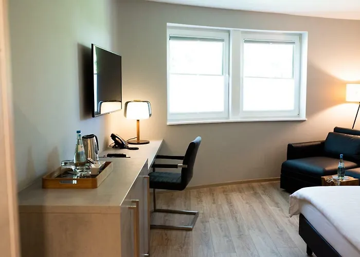 Отель Circle - Closest To Air Base 4*